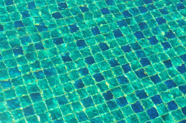 Welliges Wasser Pool Hellen Sonnenlicht — Stockfoto