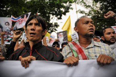 Şehirdeki bir grup insan