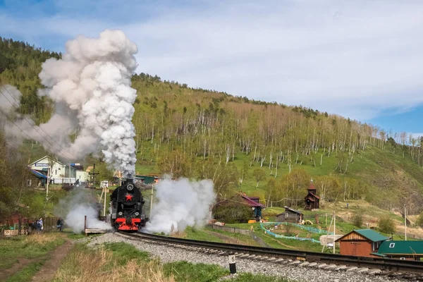 Eski lokomotif gitmek hazırlanıyor