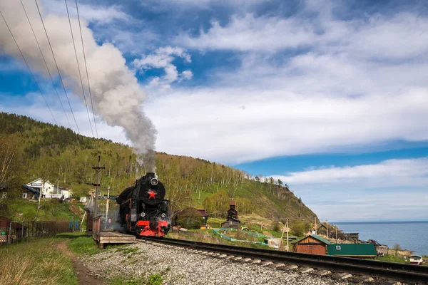 Eski lokomotif gitmek hazırlanıyor