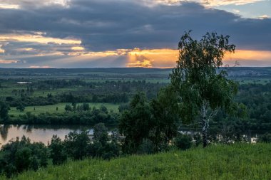 Irkut Nehri üzerinde güzel gün batımı