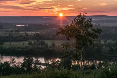 Irkut Nehri üzerinde güzel gün batımı
