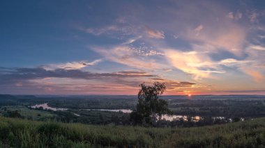 Gün batımında güzel gökyüzü