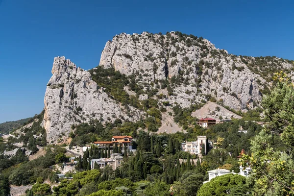 Simeiz köyün dağ Koshka görünümünü