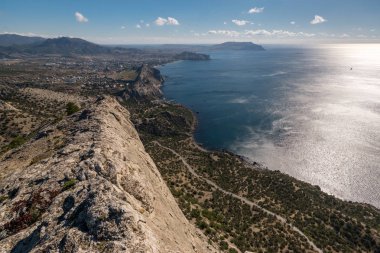 Falcon dağın tepesinden Sudak kenti