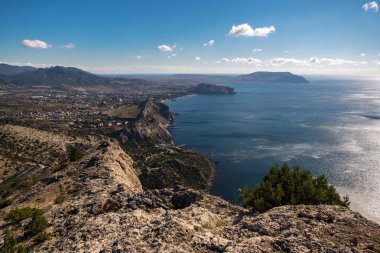 Falcon dağın tepesinden Sudak kenti