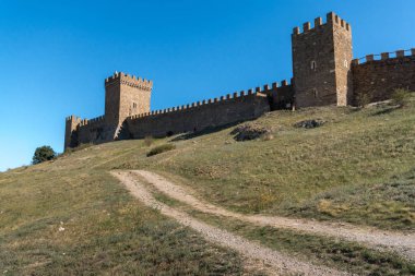Eski Sudak, Crimea Ceneviz kale duvarlarını