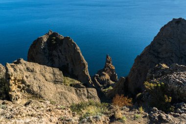 Ivan yedekte Karadağ, Crimea soyguncu rock