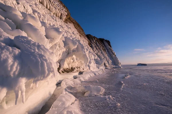 Falésias Geladas Cabo Uyuga Inverno Baikal — Fotografia de Stock