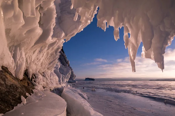 Isiga Rock Shore Baikal — Stockfoto