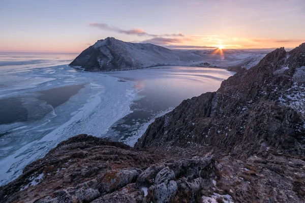 Vinterkväll Bajkalsjön — Stockfoto