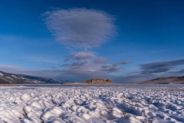 Hermosas Nubes Cielo Sobre Lago Baikal —  Fotos de Stock