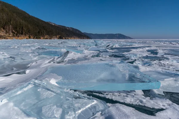 Синій льоду на озеро Байкал — стокове фото