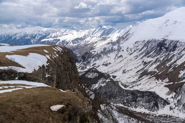 Snow-capped peaks of the Caucasus Mountains, Georgia — Stock Photo, Image