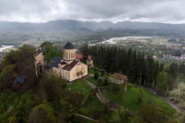 Vista superior del monasterio de Chkondidi en Martvili, Georgia — Foto de Stock