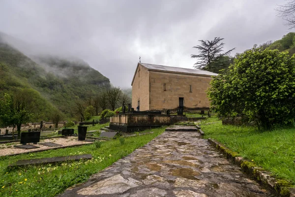 Ortodox kyrka i byn Pirveli Balda, Georgien — Stockfoto