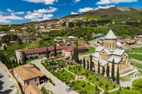 Widok na klasztor Samtavro w Mcchecie, Gruzja — Zdjęcie stockowe