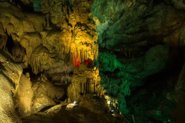 Prometheus Mağarası İçinde, Gürcistan