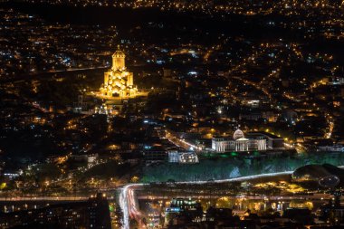 Mtatsminda Dağı'ndan Tiflis'in merkezi bölgelerine manzara