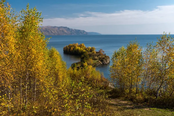 Tanjung Shamansky - titik paling barat Danau Baikal — Stok Foto