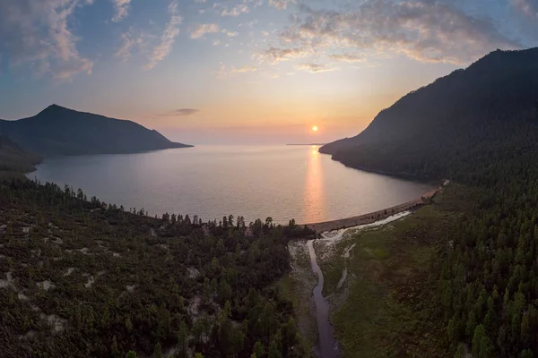 Het Baikalmeer. Bovenaanzicht van Ayaya baai — Stockfoto