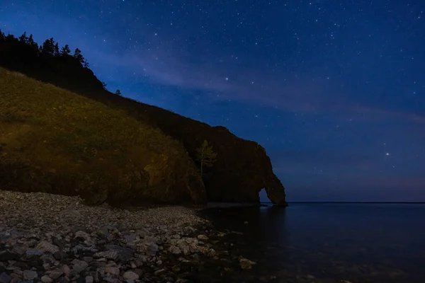 Night Landscape View Stone Arch Shore Lake Baikal — Stock Photo, Image