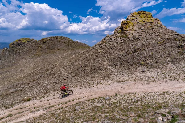 Cycliste Monte Sur Île Olkhon — Photo