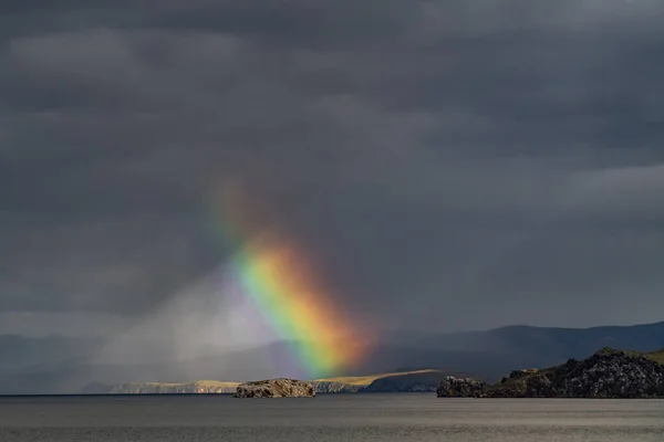 Arcobaleno Sull Isola Oltrek Sul Lago Baikal — Foto Stock