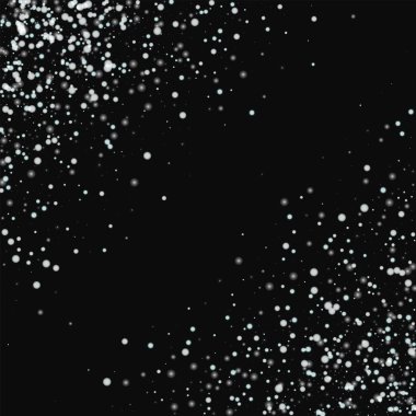 Şaşırtıcı düşen kar soyut kaotik dağılım ile siyah arka plan üzerine şaşırtıcı yağan kar
