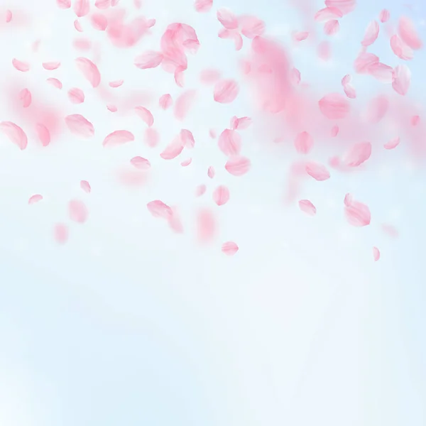 Sakura szirmok zuhan. Romantikus rózsaszín virágok színátmenet. Repülő szirmok a kék ég tér backgro — Stock Vector
