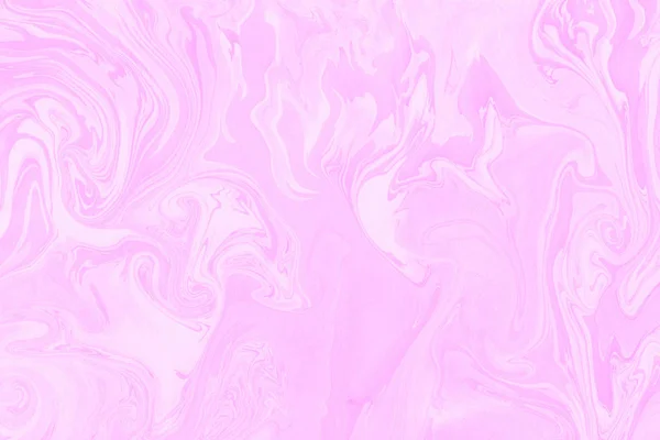 Суминагаси мраморная текстура руки окрашена фиолетовым цветом — стоковое фото