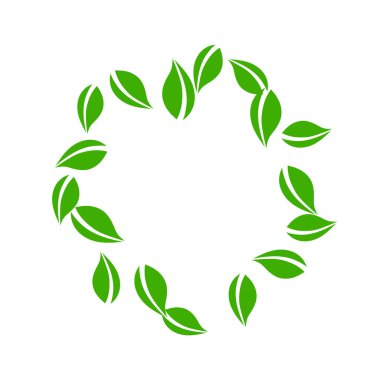 Düşen yeşil yapraklar. Taze çay, temiz yapraklar uçuşuyor.