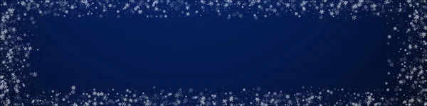 Beautiful snowfall Christmas background. Subtle fl — Stock Vector