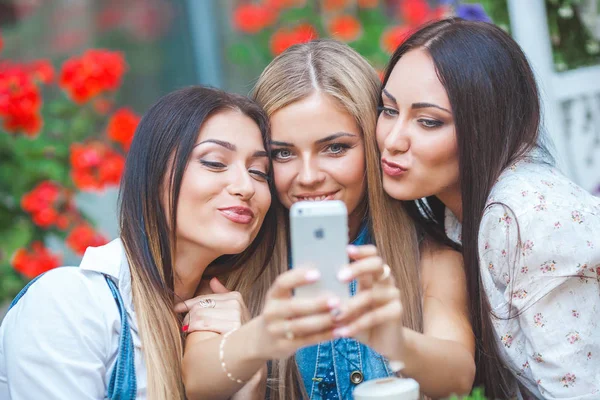 Group Attractive Young Women Making Selfie Cafe Having Fun — Stock Photo, Image