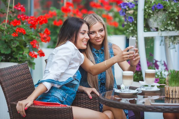 Group Attractive Young Women Making Selfie Cafe Having Fun — Stock Photo, Image