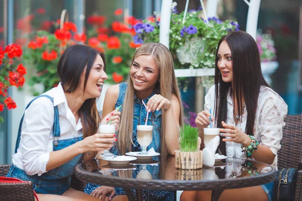 Group Girlfriends Talking Cafe Coffee — Stock Photo, Image