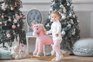 Noel arka plan, küçük şirin kız