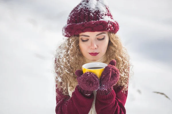 Close Portrait Young Beautiful Woman Cup Hot Coffee — Stock Photo, Image