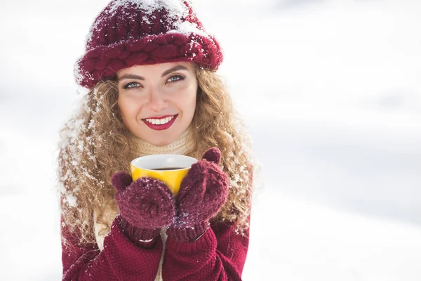Close Portrait Young Beautiful Woman Cup Hot Coffee — Stock Photo, Image