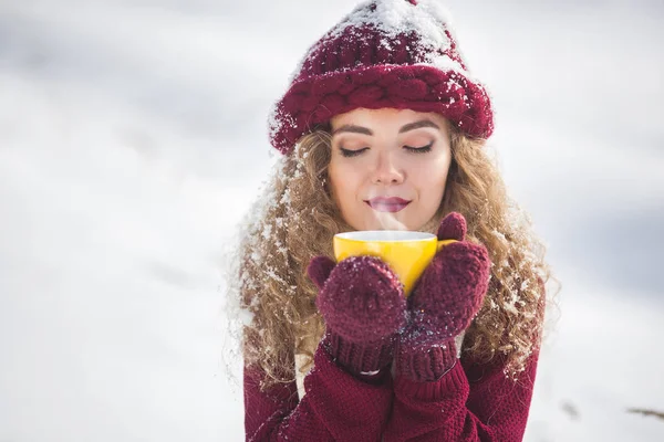 Close Portrait Young Beautiful Woman Cup Hot Coffee — Stock Photo, Image