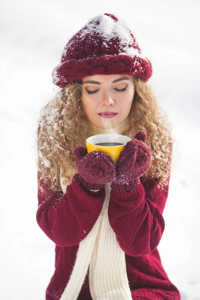 Close Portrait Young Beautiful Woman Cup Hot Coffee — Stock Photo, Image