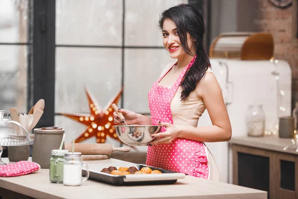 Young Attractive Woman Baking Kitchen Home — Stock Photo, Image