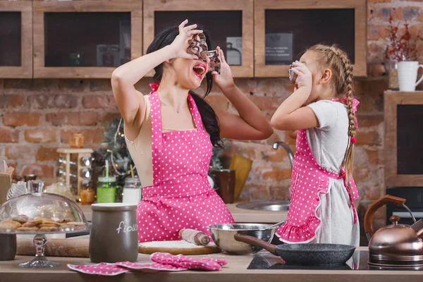 Young Beautiful Mother Her Little Daughter Cooking Together Kitchen — Stock Photo, Image