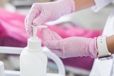 Hala el dezenfeksiyon yapım kadar yakın. Arka plan sterilizasyon eller, tıbbi malzeme ve cihazlar.
