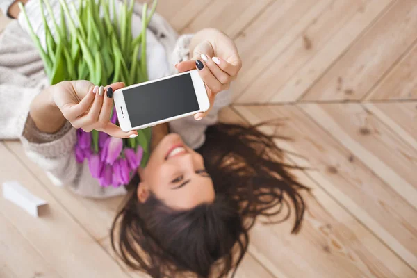 Young Attractive Woman Making Selfie Flowers Indoors — Stock Photo, Image