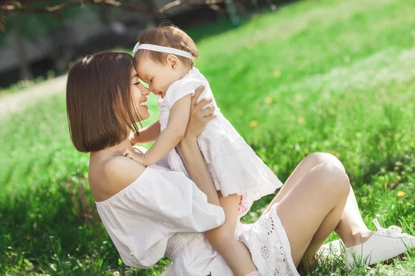 Portrait Young Beautiful Mother Her Little Baby Girl Close Still — Stock Photo, Image