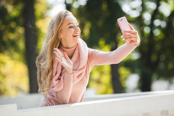 Young Woman Talking Cell Phone Cute Lady Making Selfie — Stock Photo, Image