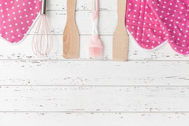 Fırın araçları. Mutfak arka plan. Üstten görünüm mutfak eşyaları. İn flatlay kopya alanı ile pişirme.