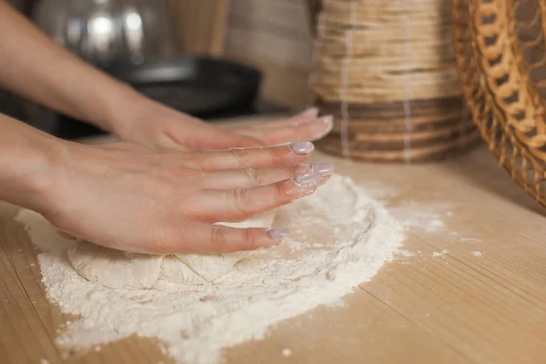 Una Donna Che Soldi Cucina Femminile Chef Che Pasticceria Mani — Foto Stock