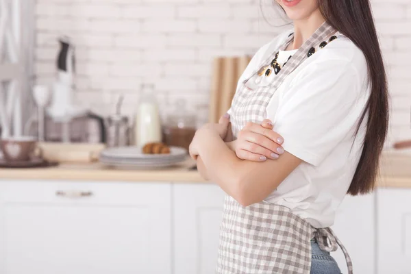 Ibu Rumah Tangga Muda Latar Belakang Dapur Wanita Dapur Rumah — Stok Foto